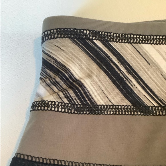 Lane Bryant XL Black Active Capri - Picture 4 of 9